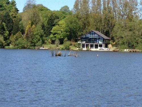 Cleveley Mere Luxury Waterside Lodges Scorton  Bagian luar foto